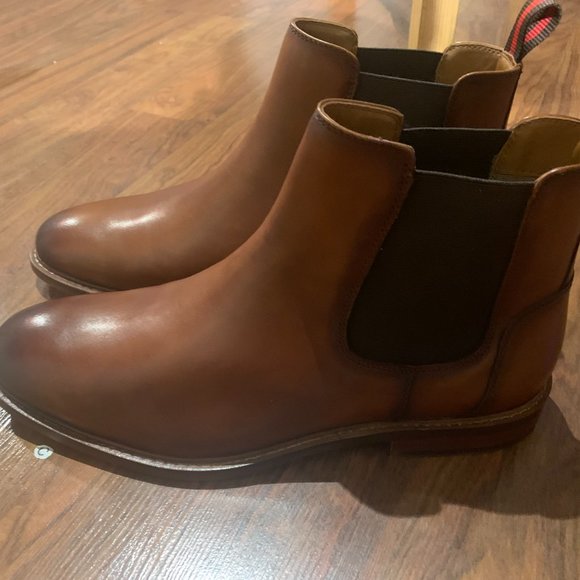 Steve Madden Chelsea Boots - Picture 2 of 3